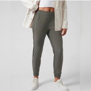 Athleta Brooklyn Jogger Pants In Mountain Olive Sz. 6